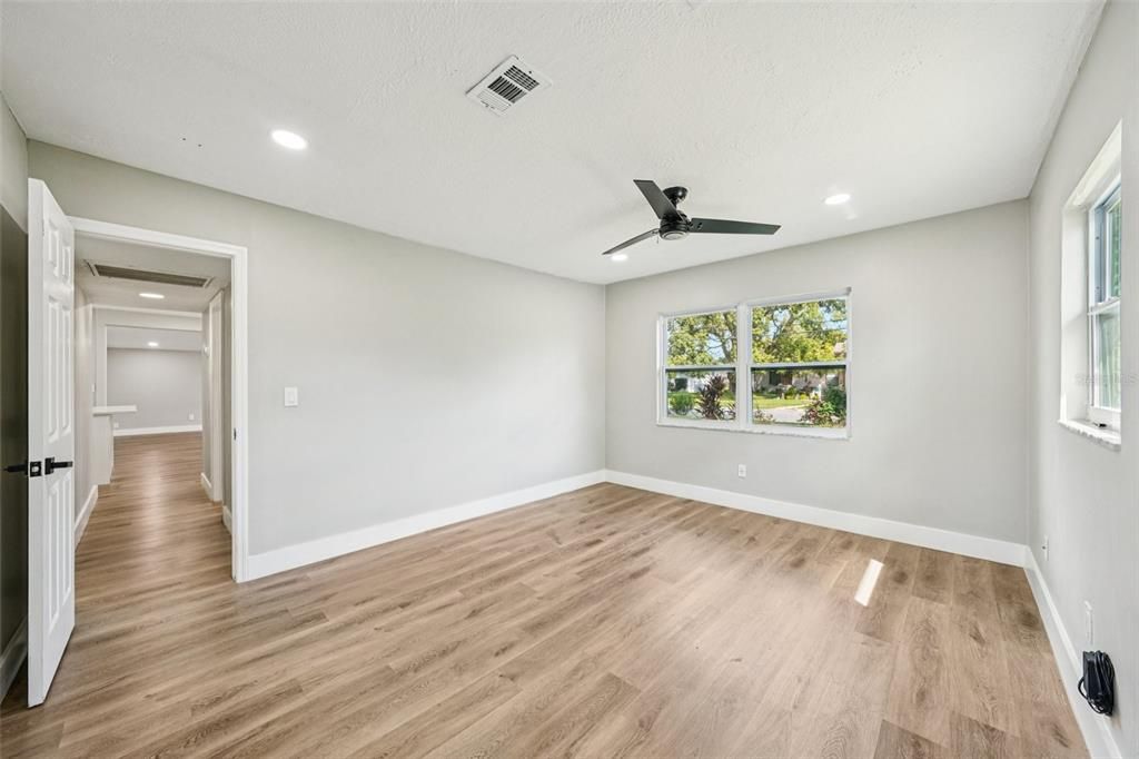 待售: $474,900 (3 贝兹, 0 浴室, 1772 平方英尺)