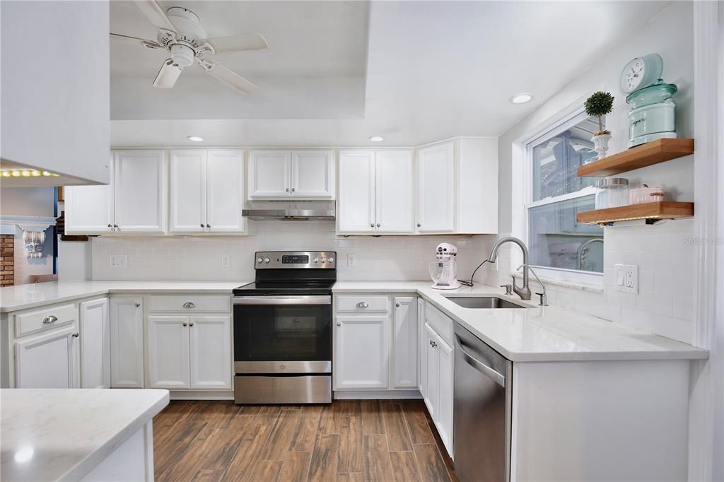 For Sale: $430,000 (3 beds, 2 baths, 1671 Square Feet)