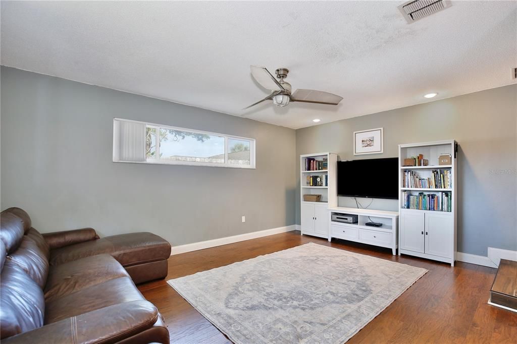 For Sale: $430,000 (3 beds, 2 baths, 1671 Square Feet)