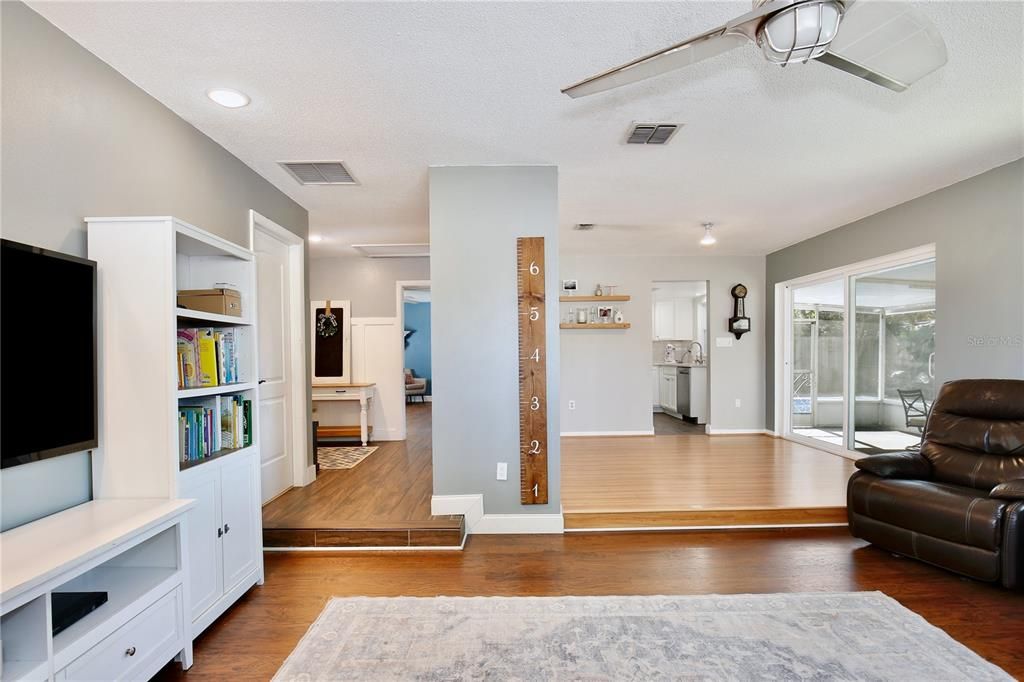 For Sale: $430,000 (3 beds, 2 baths, 1671 Square Feet)