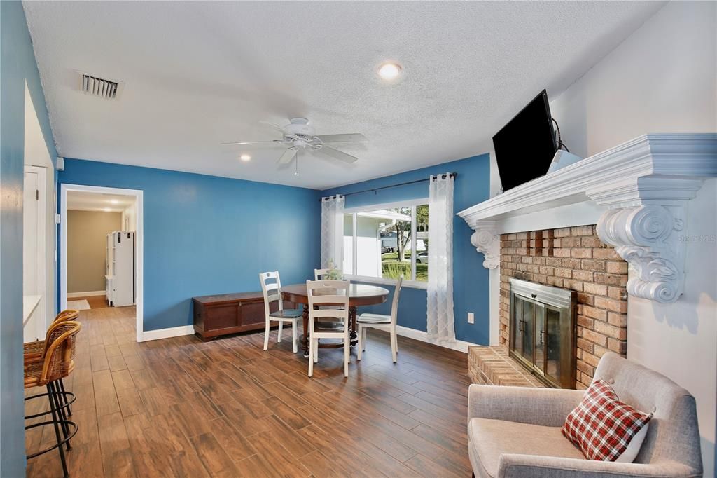 For Sale: $430,000 (3 beds, 2 baths, 1671 Square Feet)