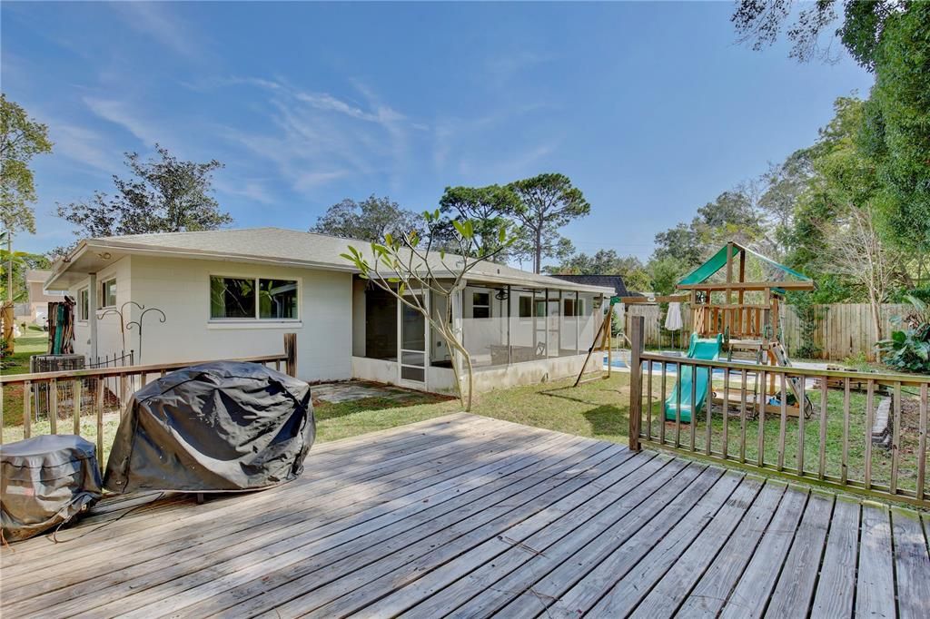 For Sale: $430,000 (3 beds, 2 baths, 1671 Square Feet)