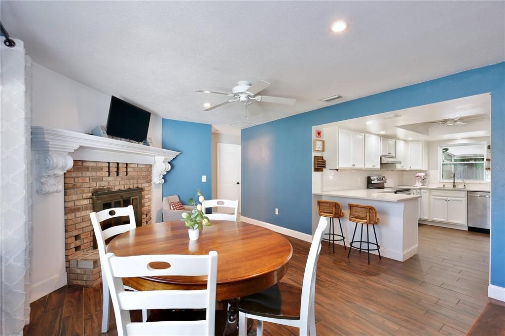 For Sale: $430,000 (3 beds, 2 baths, 1671 Square Feet)