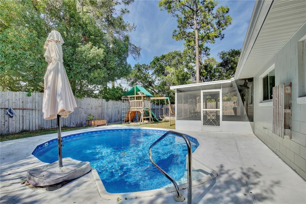 For Sale: $430,000 (3 beds, 2 baths, 1671 Square Feet)