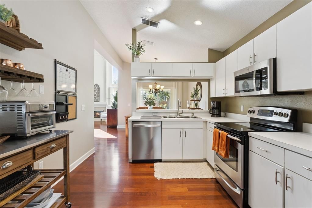 En Venta: $495,000 (3 camas, 2 baños, 2056 Pies cuadrados)