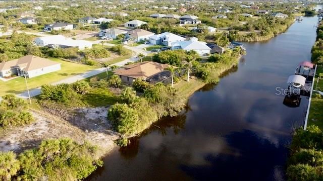 For Sale: $699,900 (3 beds, 2 baths, 1906 Square Feet)