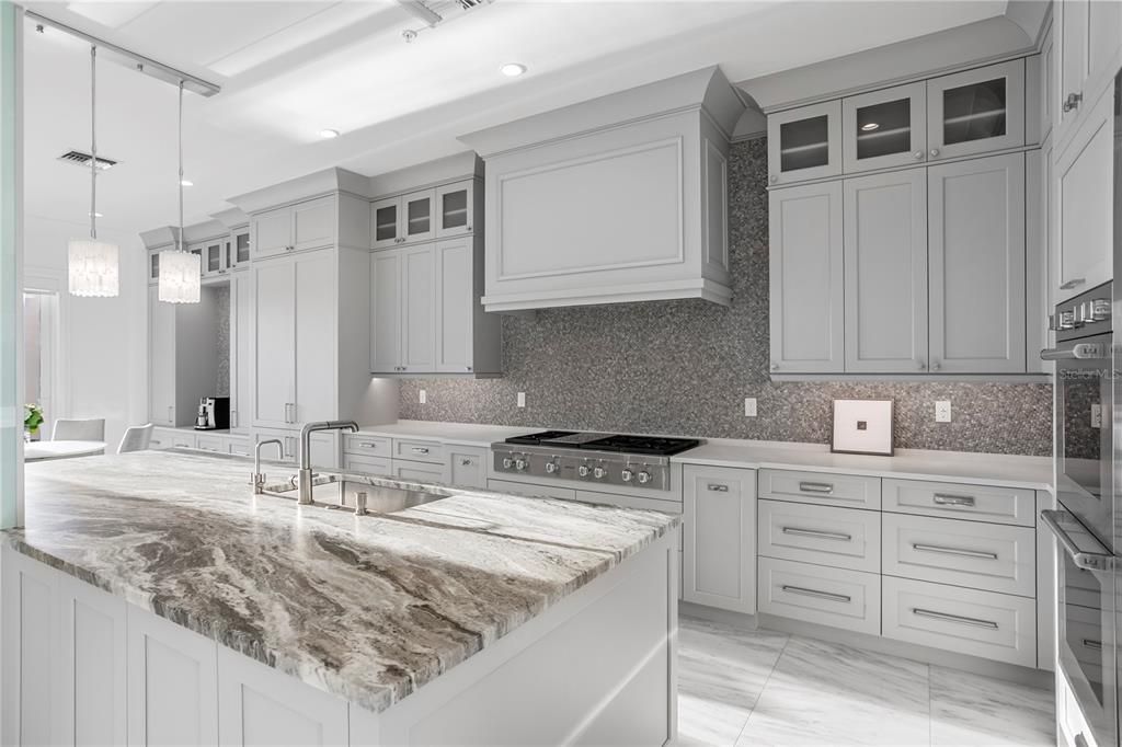 Active With Contract: $4,700,000 (4 beds, 4 baths, 4523 Square Feet)