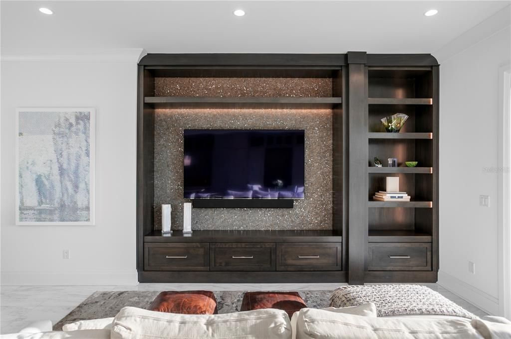 Active With Contract: $4,700,000 (4 beds, 4 baths, 4523 Square Feet)