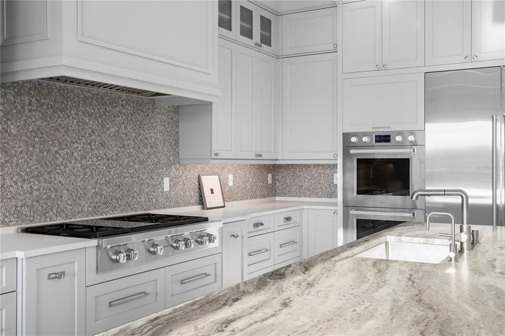 Active With Contract: $4,700,000 (4 beds, 4 baths, 4523 Square Feet)