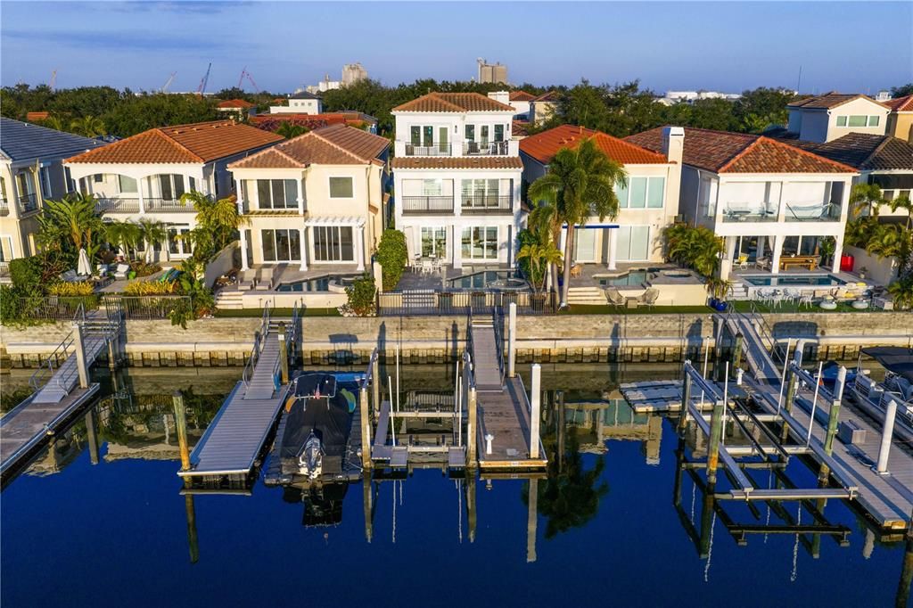 Active With Contract: $4,700,000 (4 beds, 4 baths, 4523 Square Feet)