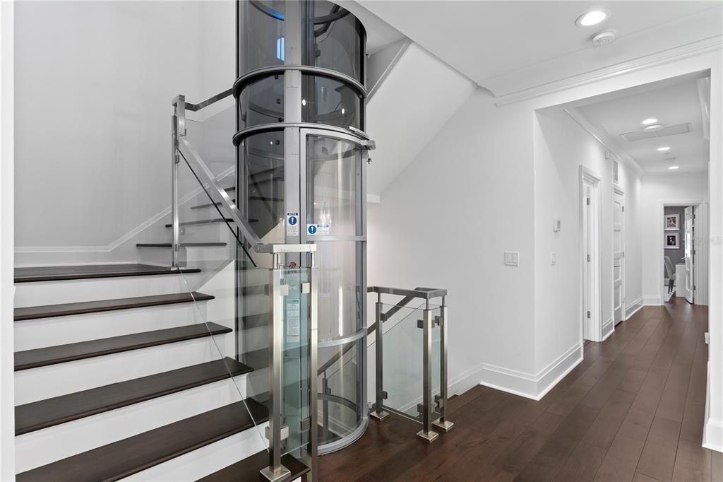Active With Contract: $4,700,000 (4 beds, 4 baths, 4523 Square Feet)