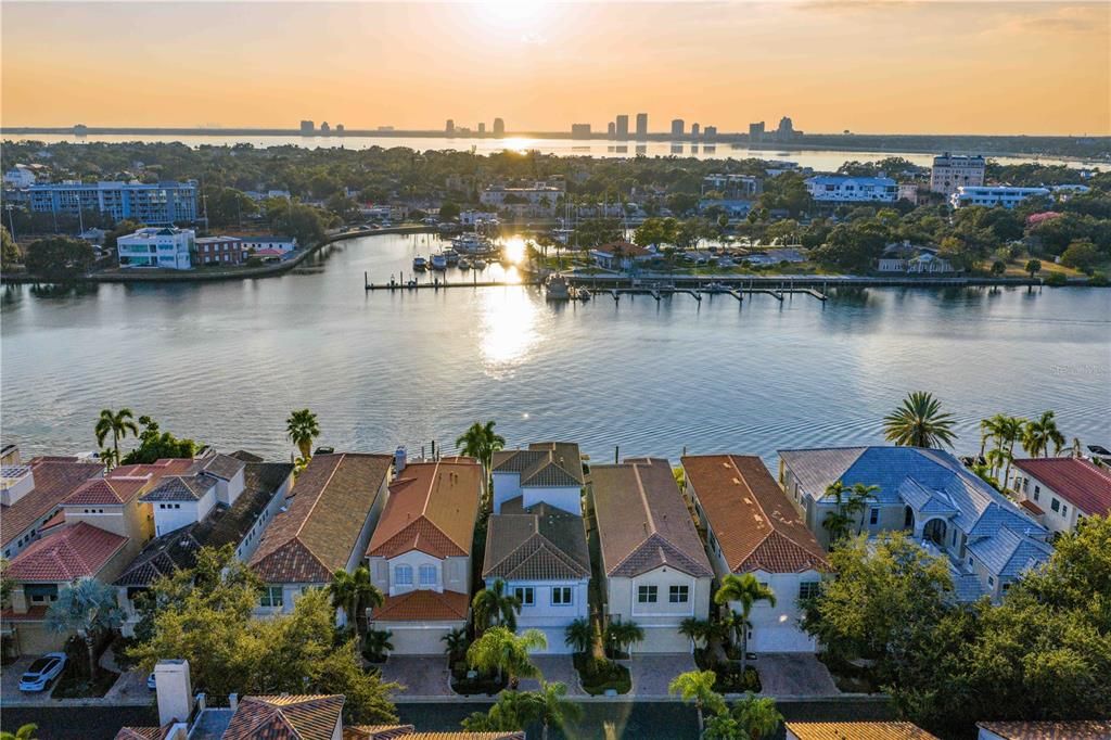 Active With Contract: $4,700,000 (4 beds, 4 baths, 4523 Square Feet)