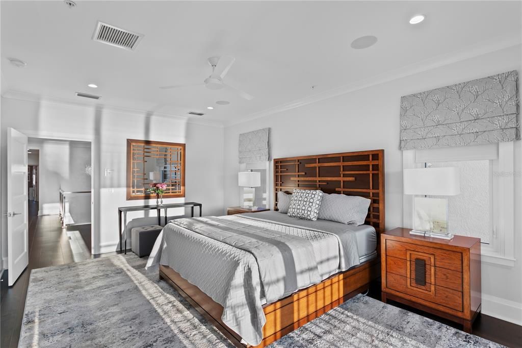 Active With Contract: $4,700,000 (4 beds, 4 baths, 4523 Square Feet)