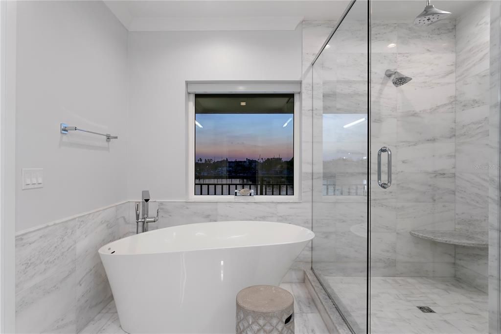 Active With Contract: $4,700,000 (4 beds, 4 baths, 4523 Square Feet)