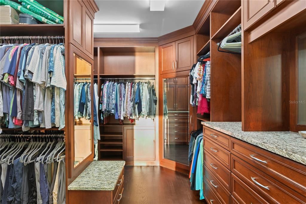 Active With Contract: $4,700,000 (4 beds, 4 baths, 4523 Square Feet)