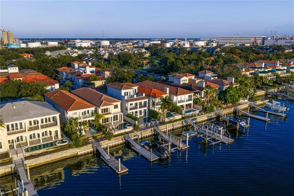 Active With Contract: $4,700,000 (4 beds, 4 baths, 4523 Square Feet)