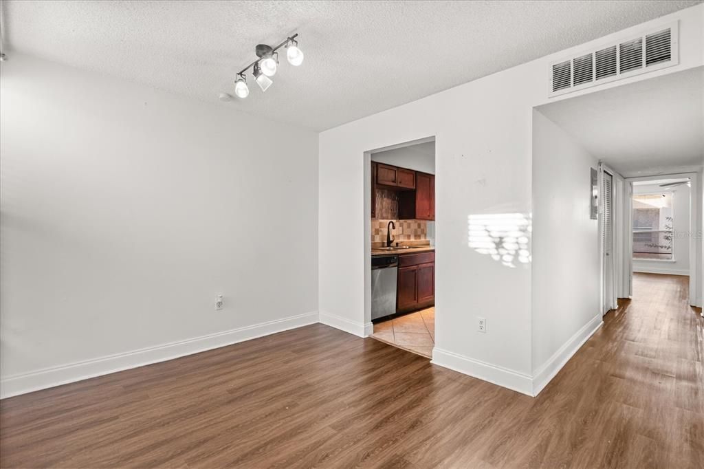 For Rent: $1,615 (2 beds, 2 baths, 1002 Square Feet)