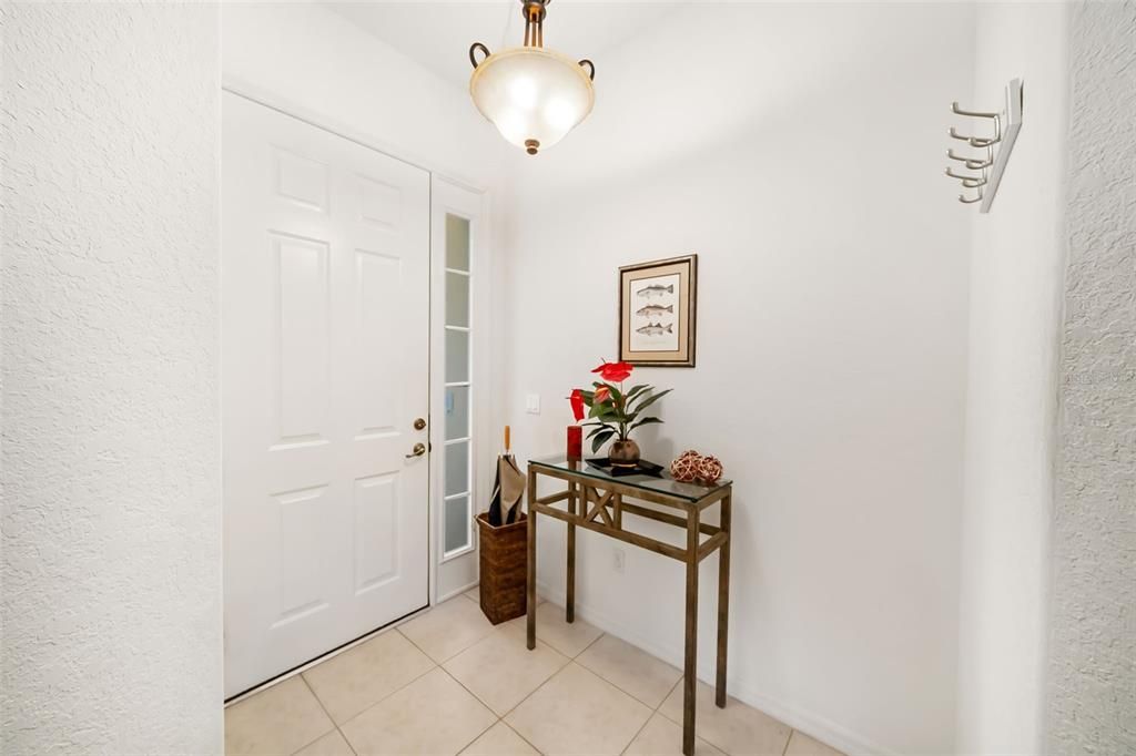 En Venta: $300,000 (2 camas, 2 baños, 1410 Pies cuadrados)