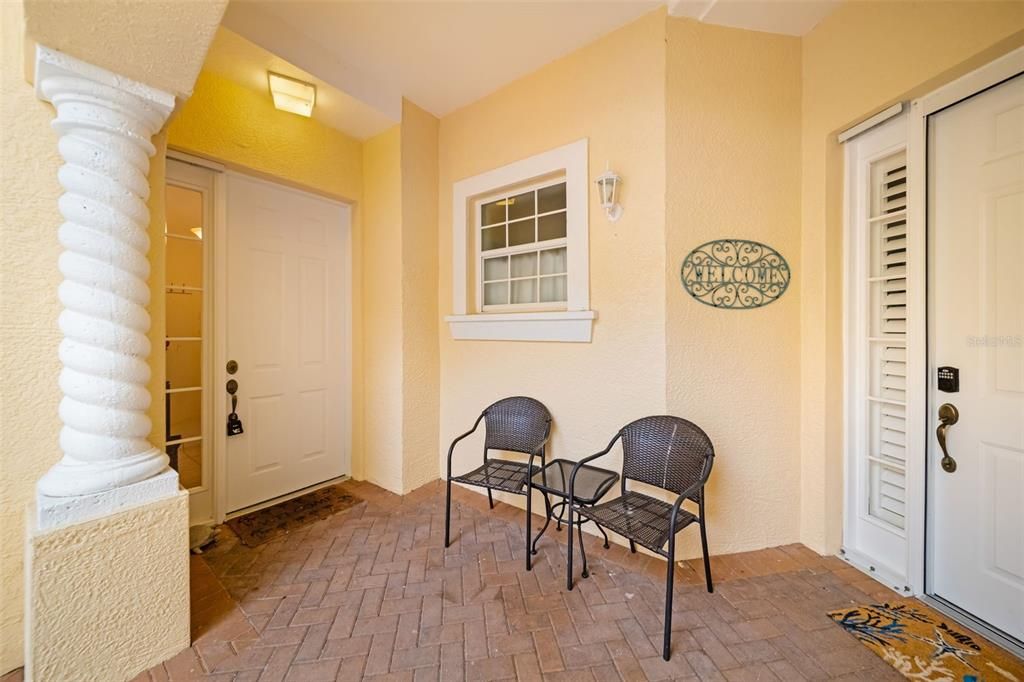 En Venta: $300,000 (2 camas, 2 baños, 1410 Pies cuadrados)