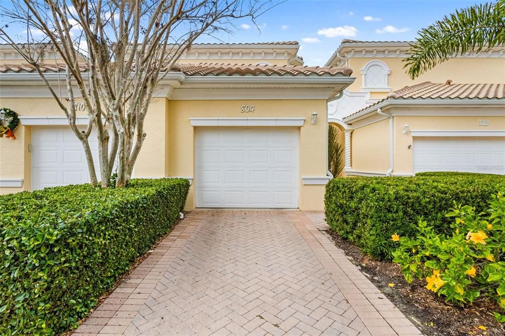 En Venta: $300,000 (2 camas, 2 baños, 1410 Pies cuadrados)