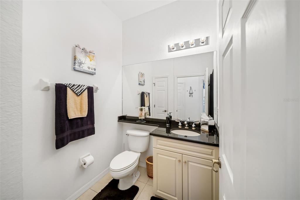 En Venta: $300,000 (2 camas, 2 baños, 1410 Pies cuadrados)