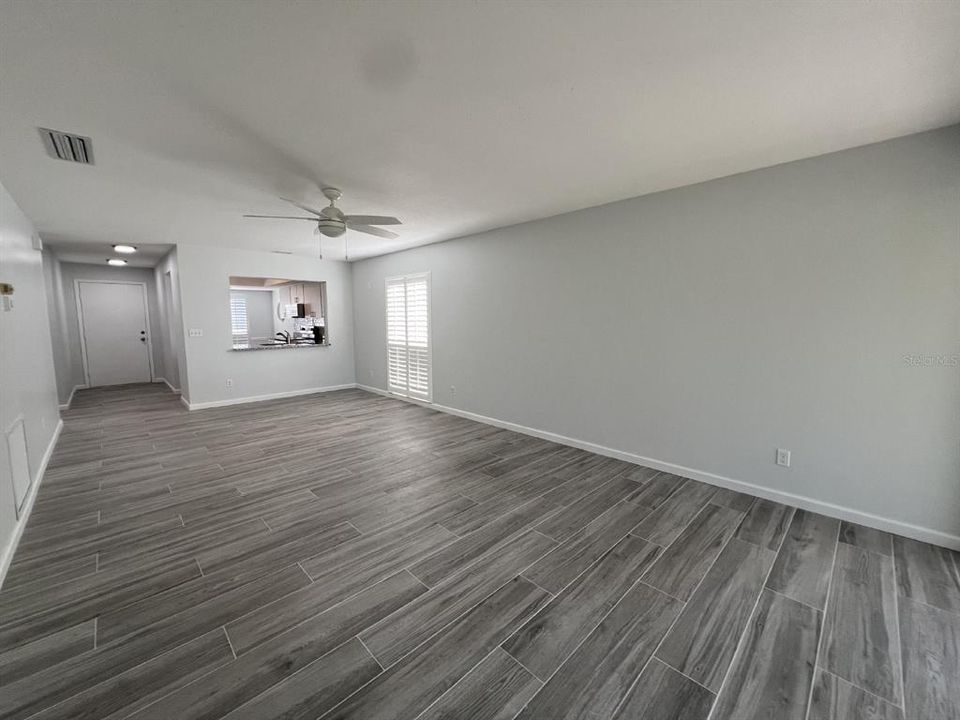 For Rent: $1,995 (2 beds, 2 baths, 1127 Square Feet)