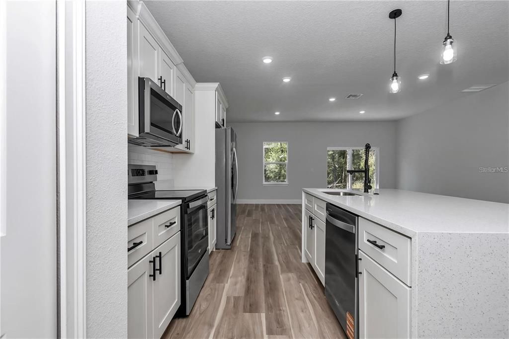 出租: $2,150 (4 贝兹, 2 浴室, 1833 平方英尺)