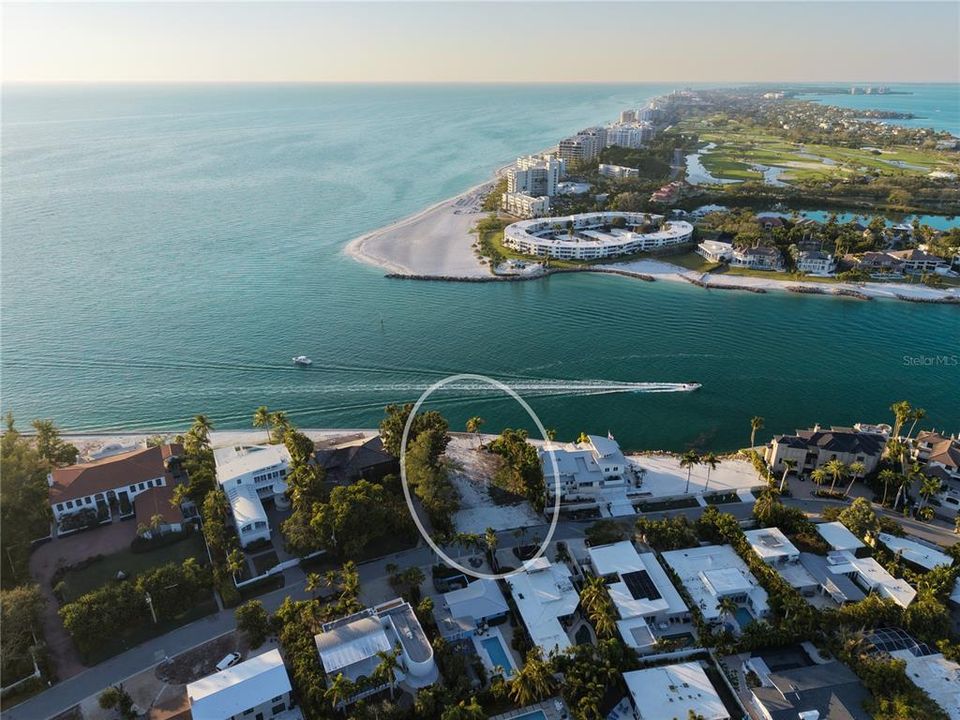 На продажу: $7,999,000 (0.41 acres)