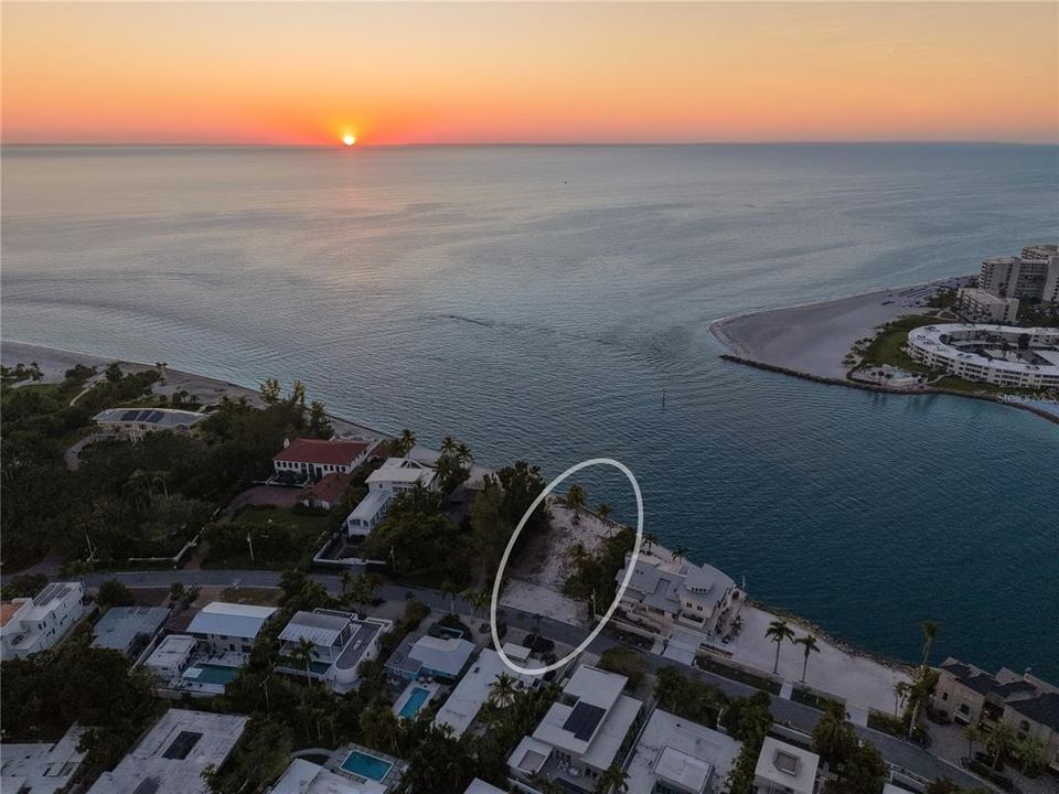 На продажу: $7,999,000 (0.41 acres)