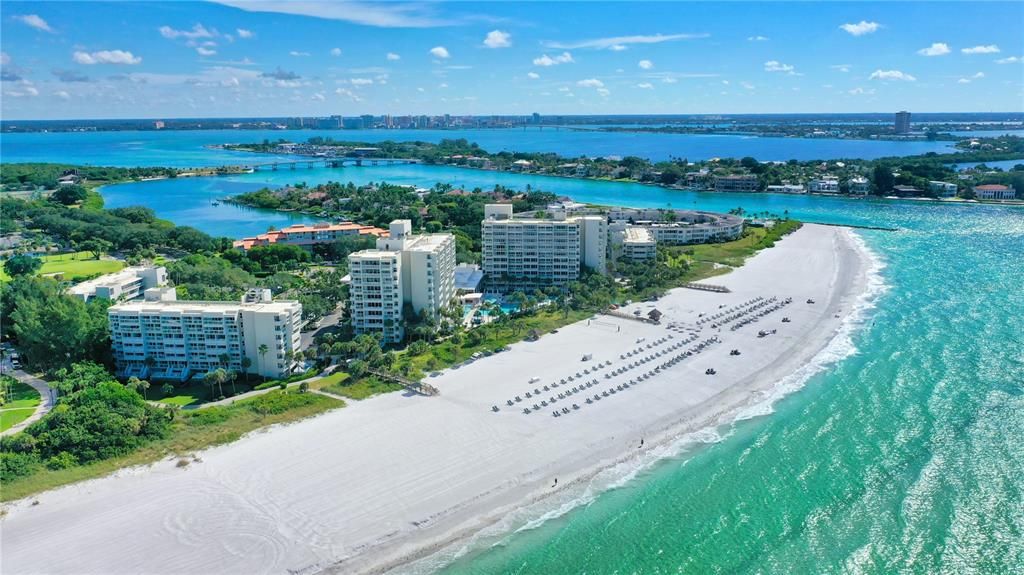 На продажу: $7,999,000 (0.41 acres)