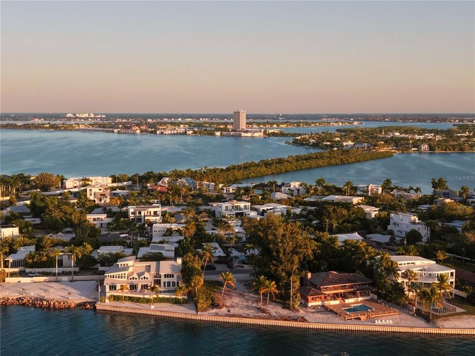 На продажу: $7,999,000 (0.41 acres)