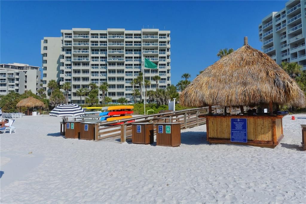 На продажу: $7,999,000 (0.41 acres)