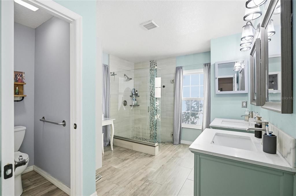 For Sale: $390,000 (4 beds, 2 baths, 2264 Square Feet)