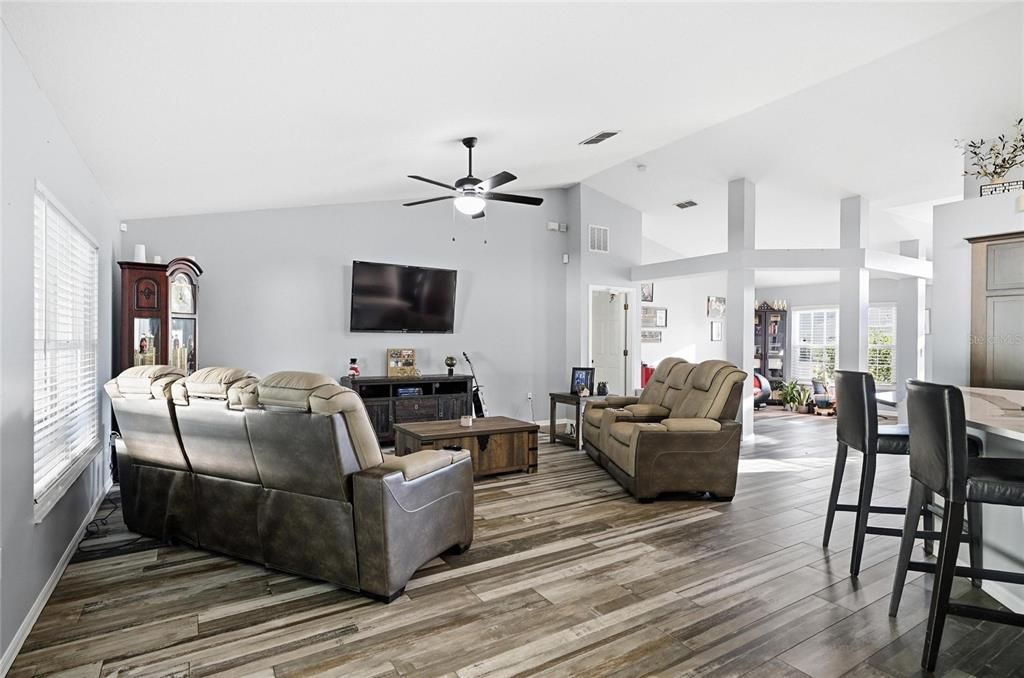 For Sale: $390,000 (4 beds, 2 baths, 2264 Square Feet)