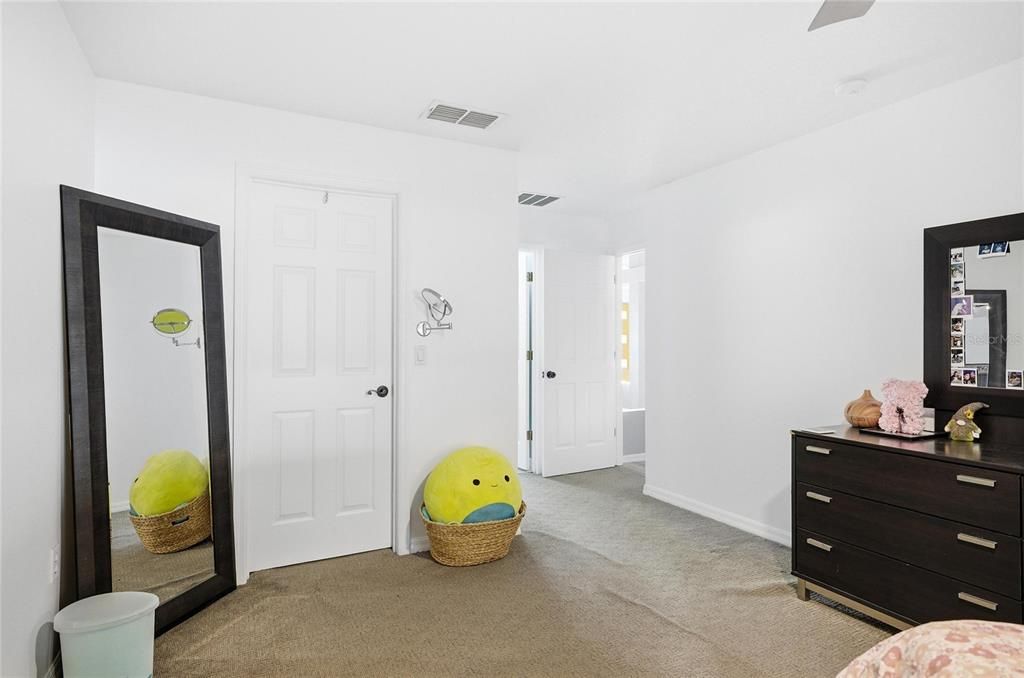 For Sale: $390,000 (4 beds, 2 baths, 2264 Square Feet)