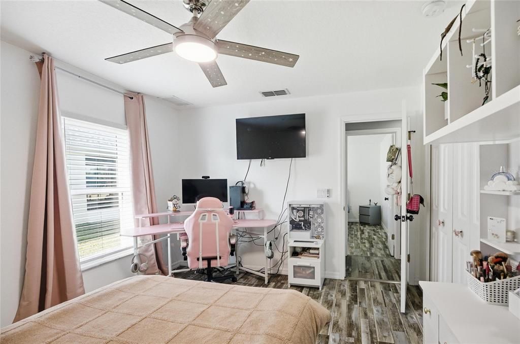 For Sale: $390,000 (4 beds, 2 baths, 2264 Square Feet)