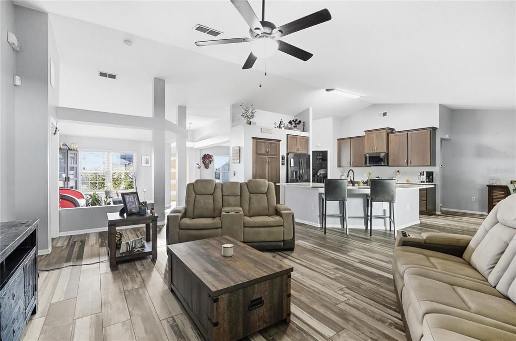 For Sale: $390,000 (4 beds, 2 baths, 2264 Square Feet)