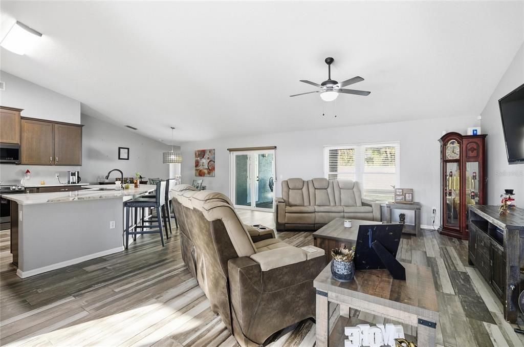 For Sale: $390,000 (4 beds, 2 baths, 2264 Square Feet)