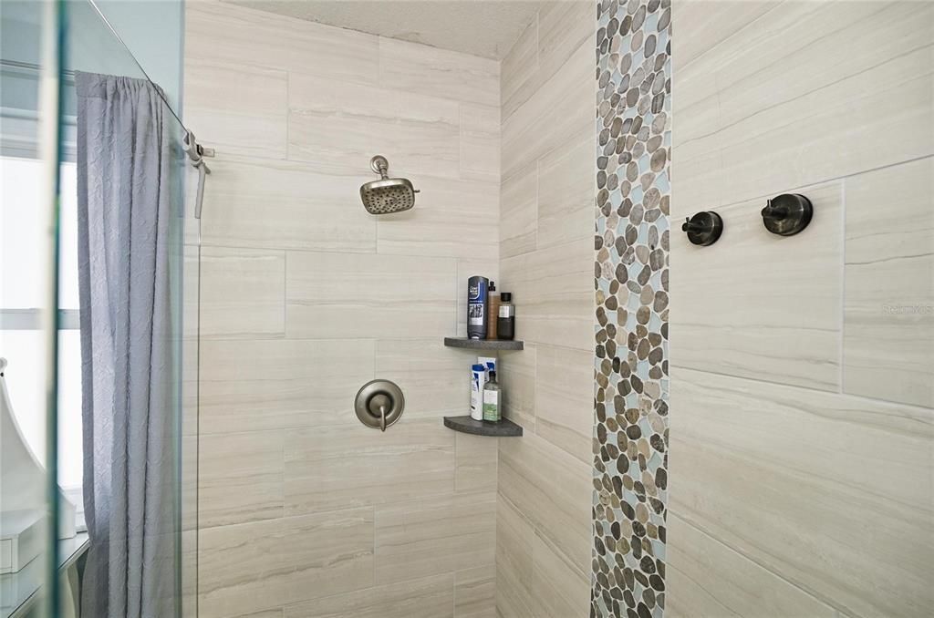 For Sale: $390,000 (4 beds, 2 baths, 2264 Square Feet)