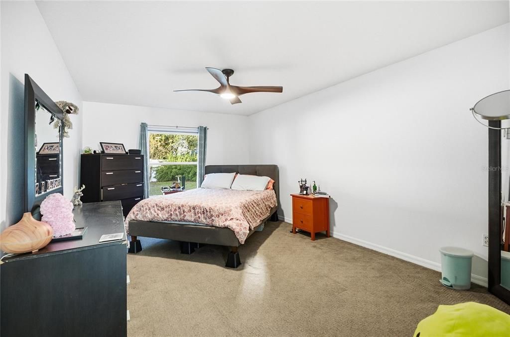 For Sale: $390,000 (4 beds, 2 baths, 2264 Square Feet)