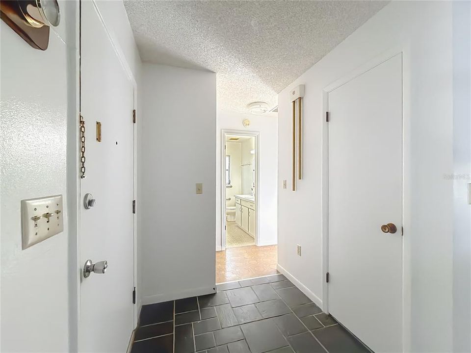 待售: $289,000 (3 贝兹, 2 浴室, 1477 平方英尺)