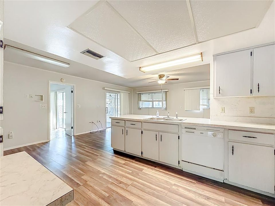 待售: $289,000 (3 贝兹, 2 浴室, 1477 平方英尺)