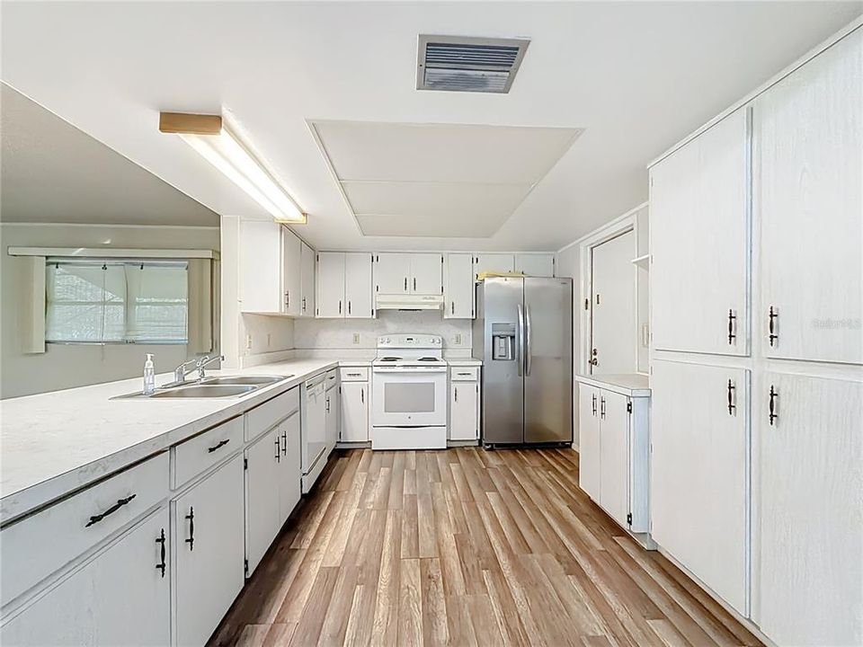 待售: $289,000 (3 贝兹, 2 浴室, 1477 平方英尺)