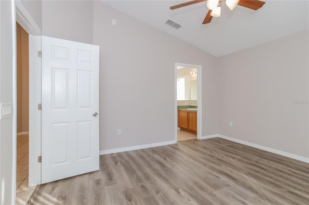 В аренду: $2,755 (4 спален, 3 ванн, 1662 Квадратных фут)