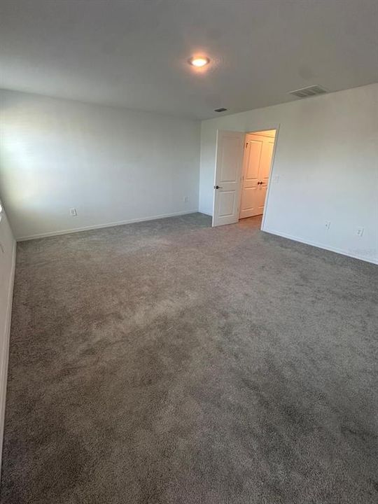 For Rent: $2,050 (3 beds, 2 baths, 1850 Square Feet)