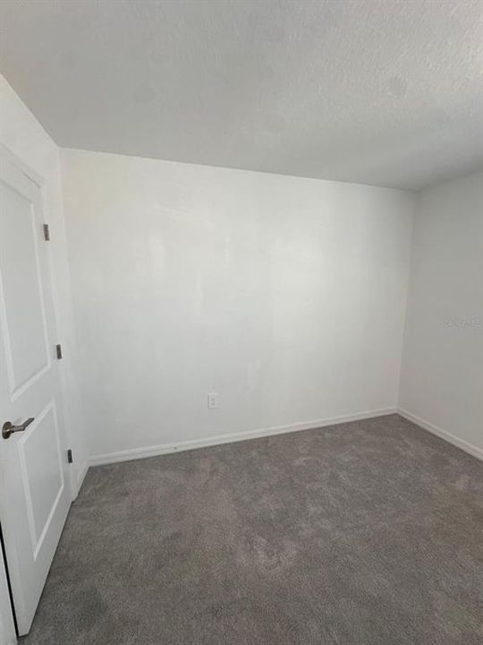 For Rent: $2,050 (3 beds, 2 baths, 1850 Square Feet)