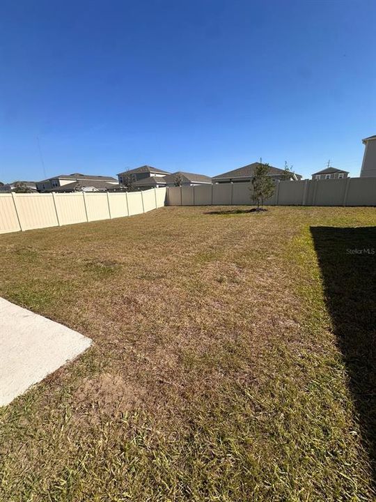 For Rent: $2,050 (3 beds, 2 baths, 1850 Square Feet)