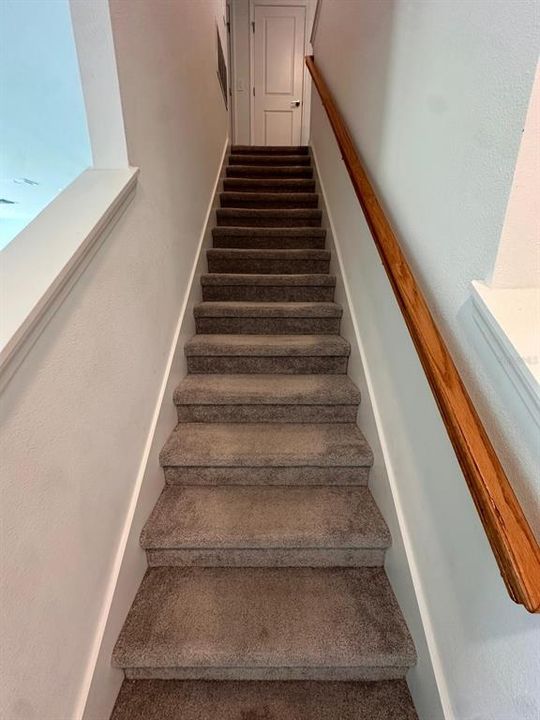 For Rent: $2,050 (3 beds, 2 baths, 1850 Square Feet)