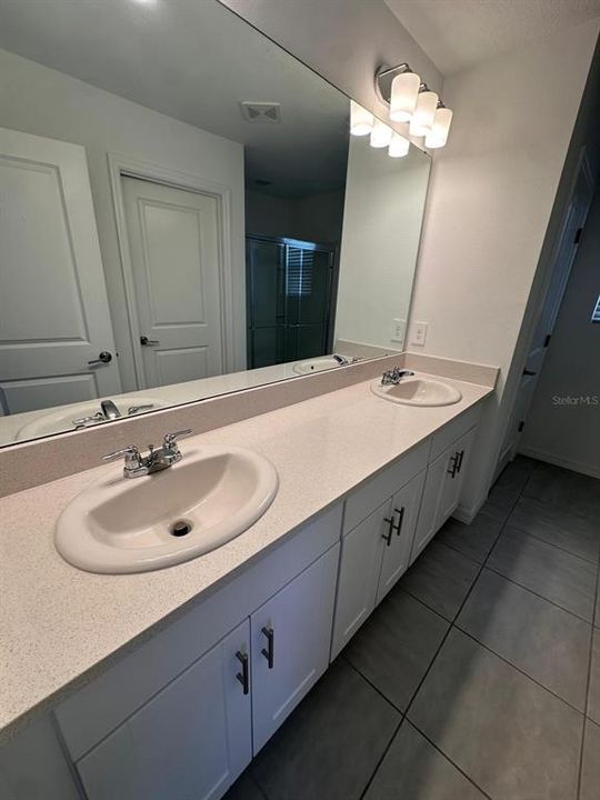 For Rent: $2,050 (3 beds, 2 baths, 1850 Square Feet)