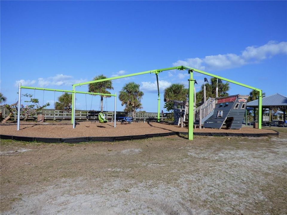 待售: $185,000 (2 贝兹, 2 浴室, 1013 平方英尺)